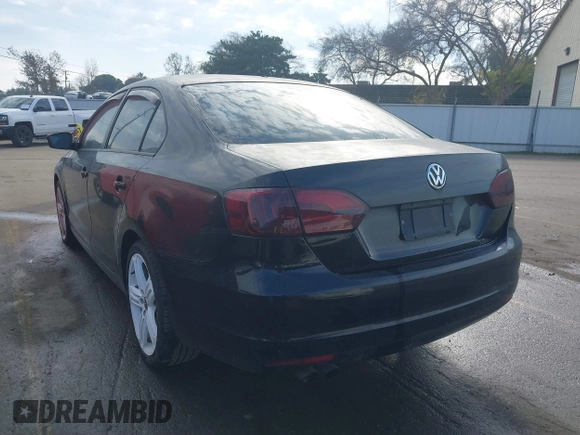2011 Volkswagen Jetta Sedan SE w/Convenience & Sunroof PZEV with VIN 3VWDZ7AJXBM047797, listed as a IAAI auction lot 41244245 with 163,941 mi miles. Bid and sale history available at carsss.com. Image 3.