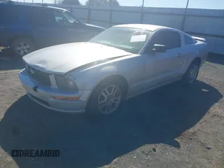 2006 Ford Mustang GT Deluxe with VIN 1ZVFT82H965232561, listed as a IAAI auction lot 41790551 with 222,967 mi miles and . Bid and sale history available at carsss.com. Image 19.