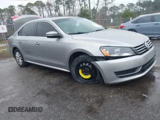 2012 Volkswagen Passat SE z VIN 1VWBH7A36CC077412, wystawiony jako IAAI lot #41651796 z przebiegiem 113 259 mil mil oraz . Historia ofert i sprzedaży dostępna na DreamBid. Obrazek 1.