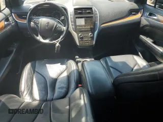 2019 Lincoln MKC Reserve with VIN 5LMCJ3C97KUL21835, listed as a Copart auction lot 60448605 with 46,193 mi miles and Salvage title. Bid and sale history available at DreamBid. Image 8.