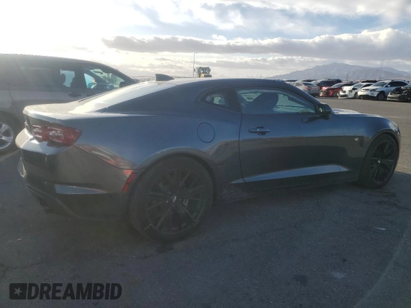 2021 Chevrolet Camaro 1LS z VIN 1G1FB1RX6M0137372, wystawiony jako Copart lot #43412985 z przebiegiem 33 103 mil mil oraz Szkoda całkowita • Salvage title. Historia ofert i sprzedaży dostępna na DreamBid. Obrazek 3.
