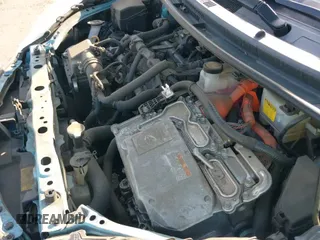 2014 Toyota Prius One z VIN JTDKDTB33E1084502, wystawiony jako IAAI lot #43407365 z przebiegiem 99 220 mil mil oraz . Historia ofert i sprzedaży dostępna na DreamBid. Obrazek 19.