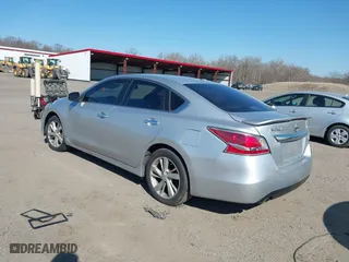 2015 Nissan Altima 2.5 with VIN 1N4AL3AP7FN380111, listed as a IAAI auction lot 41706110 with 94,761 mi miles. Bid and sale history available at carsss.com. Image 3.