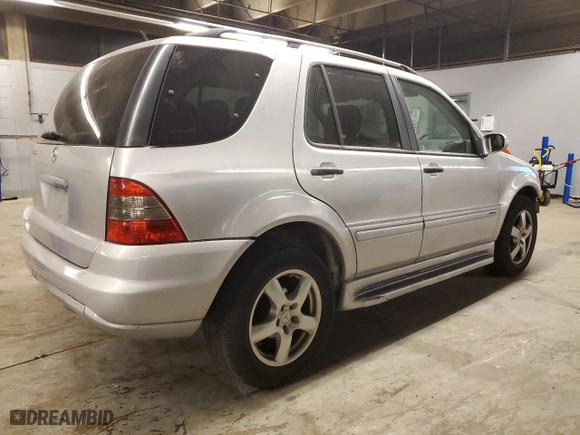 2005 Mercedes-Benz M-Class 3.7L with VIN 4JGAB57E15A563214, listed as a Copart auction lot 83582734 with 150,872 mi miles and Salvage Title. Bid and sale history available at carsss.com. Image 3.
