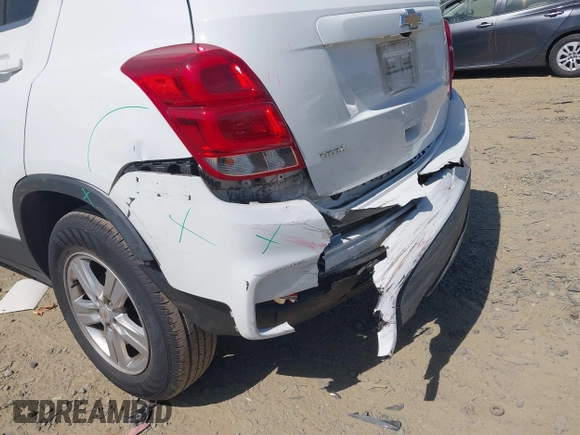 2020 Chevrolet Trax LT z VIN KL7CJLSB9LB316058, wystawiony jako IAAI lot #42084196 z przebiegiem 61 921 mil mil oraz . Historia ofert i sprzedaży dostępna na DreamBid. Obrazek 6.