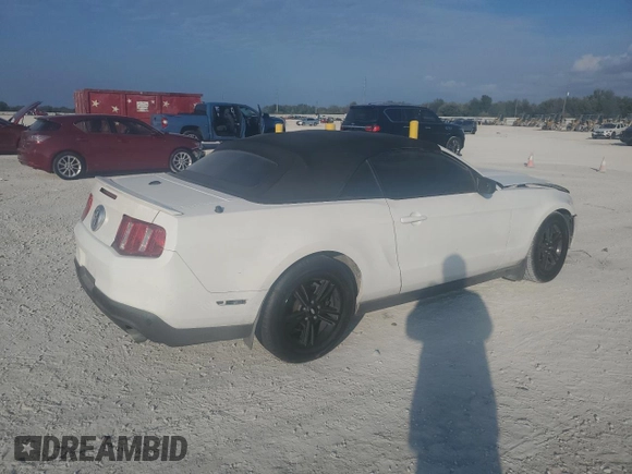 2011 Ford Mustang V6 with VIN 1ZVBP8EM2B5108198, listed as a Copart auction lot 88306225 with 125,270 mi miles and Salvage Title. Bid and sale history available at carsss.com. Image 3.