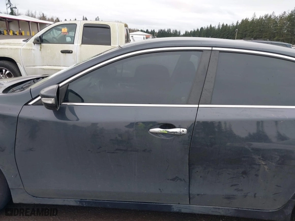 2018 Nissan Altima 2.5 SL with VIN 1N4AL3AP2JC210596, listed as a IAAI auction lot 41852215 with 100,540 mi miles. Bid and sale history available at carsss.com. Image 14.