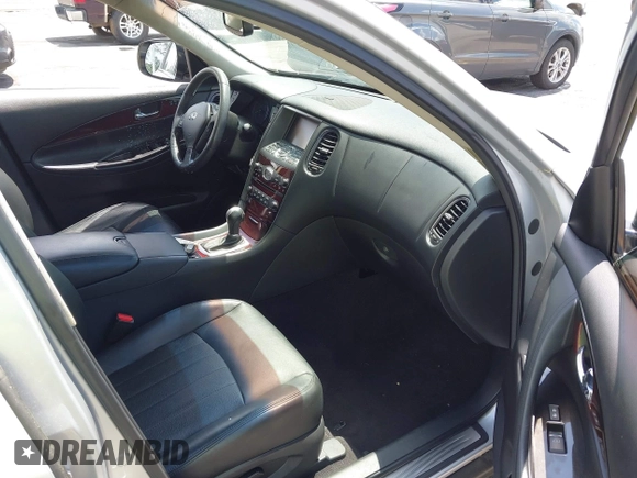 2017 Infiniti QX50 z VIN JN1BJ0RR1HM405539, wystawiony jako IAAI lot #42264771 z przebiegiem 52 746 mil mil oraz . Historia ofert i sprzedaży dostępna na DreamBid. Obrazek 5.