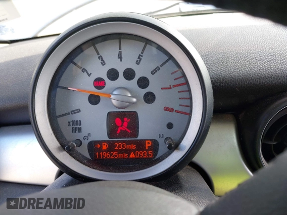 2010 MINI Hardtop with VIN WMWMF3C52ATZ21447, listed as a IAAI auction lot 42597516 with 120,000 mi miles and . Bid and sale history available at DreamBid. Image 7.