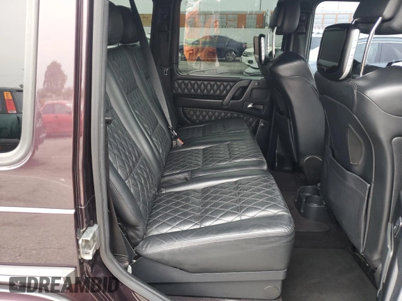 2015 Mercedes-Benz G 63 AMG z VIN WDCYC7DFXFX235288, wystawiony jako Copart lot #60655715 z przebiegiem 118 484 mil mil oraz Szkoda całkowita • Salvage title. Historia ofert i sprzedaży dostępna na DreamBid. Obrazek 11.