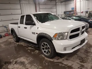 2015 Ram 1500 Express z VIN 1C6RR7FT1FS790422, wystawiony jako IAAI lot #41067360 z przebiegiem 106 054 mil mil oraz . Historia ofert i sprzedaży dostępna na DreamBid. Obrazek 1.