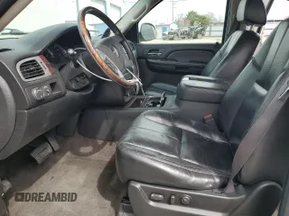 2008 GMC Yukon XL z VIN 1GKFK66858J243561, wystawiony jako Copart lot #50010235 z przebiegiem 152 837 mil mil oraz Szkoda całkowita • Salvage title. Historia ofert i sprzedaży dostępna na DreamBid. Obrazek 7.
