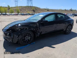 2024 Tesla Model 3 z VIN 5YJ3E1EAXRF746301, wystawiony jako Copart lot #56246475 z przebiegiem 6 643 mil mil oraz Szkoda całkowita • Salvage title. Historia ofert i sprzedaży dostępna na DreamBid. Obrazek 1.