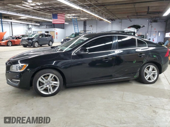 2015 Volvo S60 T5 Drive-E Platinum with VIN YV140MFM7F2348128, listed as a Copart auction lot 52698615 with 88,924 mi miles and Salvage Title. Bid and sale history available at carsss.com. Image 1.