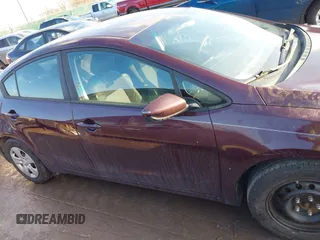 2018 Kia Forte LX with VIN 3KPFK4A72JE206565, listed as a IAAI auction lot 41639846 with 98,429 mi miles. Bid and sale history available at carsss.com. Image 13.