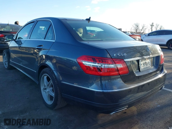 2010 Mercedes-Benz E-Class E 550 Luxury with VIN WDDHF9AB4AA207739, listed as a IAAI auction lot 41343070 with 71,390 mi miles. Bid and sale history available at carsss.com. Image 3.