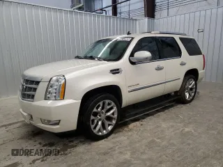 2014 Cadillac Escalade Platinum z VIN 1GYS4DEF3ER244563, wystawiony jako Copart lot #88273905 z przebiegiem 118 509 mil mil oraz Tytuł czysty. Historia ofert i sprzedaży dostępna na DreamBid. Obrazek 1.