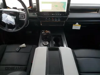 2024 GMC Hummer EV 2X with VIN 1GKB0NDE4RU104402, listed as a Copart auction lot 50191545 with 15,506 mi miles and Salvage Title. Bid and sale history available at carsss.com. Image 8.