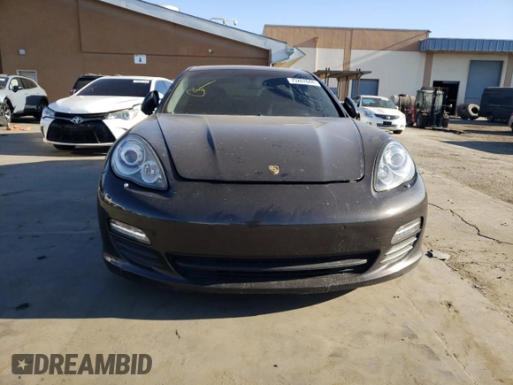 2012 Porsche Panamera S z VIN WP0AB2A70CL060210, wystawiony jako Copart lot #75267644 z przebiegiem 99 227 mil mil oraz Szkoda całkowita • Salvage title. Historia ofert i sprzedaży dostępna na DreamBid. Obrazek 5.
