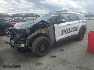 2024 Ford Police Interceptor Utility with VIN 1FM5K8AB9RGA69221, listed as a Copart auction lot 51231915 with NaN miles and Salvage Title. Bid and sale history available at carsss.com. Image 1.