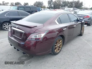 2014 Nissan Maxima S z VIN 1N4AA5AP5EC439085, wystawiony jako IAAI lot #41823382 z przebiegiem 131 218 mil mil oraz . Historia ofert i sprzedaży dostępna na DreamBid. Obrazek 4.