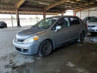 2011 Nissan Versa S z VIN 3N1BC1AP0BL360766, wystawiony jako Copart lot #62177555 z przebiegiem 188 160 mil mil oraz Szkoda całkowita • Salvage title. Historia ofert i sprzedaży dostępna na DreamBid. Obrazek 1.