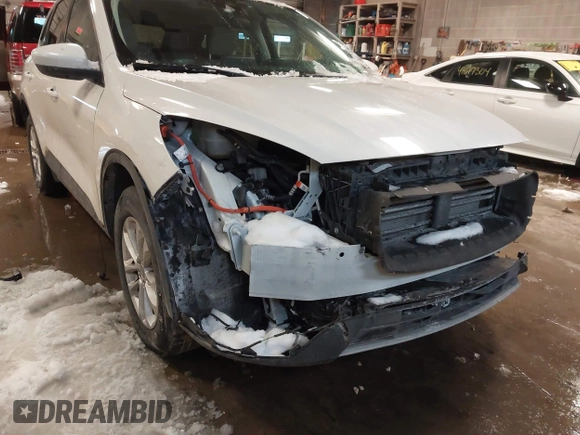 2021 Ford Escape SE Hybrid with VIN 1FMCU9BZ3MUA17452, listed as a IAAI auction lot 41626415 with 62,326 mi miles and . Bid and sale history available at DreamBid. Image 19.