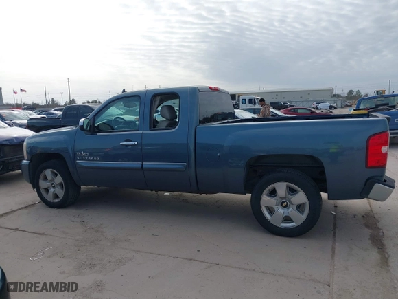 2011 Chevrolet Silverado 1500 LT with VIN 1GCRCSE03BZ164361, listed as a IAAI auction lot 41567590 with 197,659 mi miles. Bid and sale history available at carsss.com. Image 15.