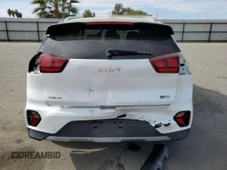 2022 Kia Niro LXS SE with VIN KNDCB3LC1N5527702, listed as a Copart auction lot 80160854 with 35,937 mi miles and Salvage Title. Bid and sale history available at carsss.com. Image 6.