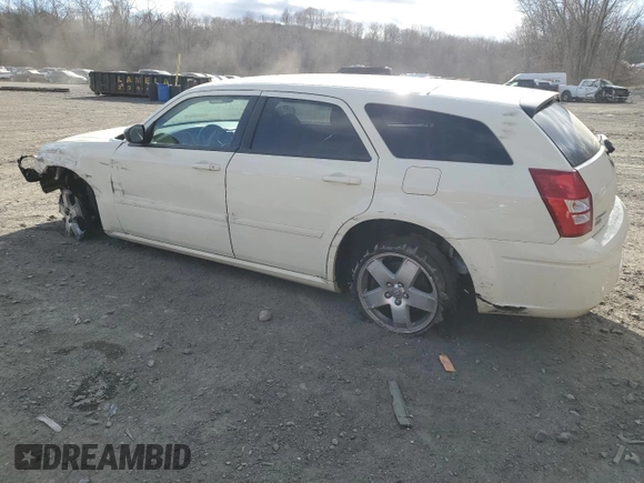 2005 Dodge Magnum SXT z VIN 2D4GZ48VX5H644848, wystawiony jako Copart lot #87614515 z przebiegiem 146 577 mil mil oraz Nie do naprawy • Non repairable. Historia ofert i sprzedaży dostępna na DreamBid. Obrazek 2.