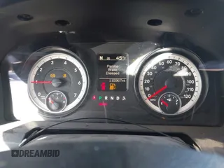 2014 Ram 1500 Tradesman z VIN 1C6RR7FT4ES171215, wystawiony jako IAAI lot #41293240 z przebiegiem 115 967 mil mil oraz . Historia ofert i sprzedaży dostępna na DreamBid. Obrazek 7.