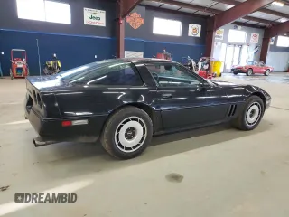 1984 Chevrolet Corvette z VIN 1G1AY0785E5109016, wystawiony jako Copart lot #47923275 z przebiegiem 118 973 mil mil oraz Czysty tytuł • Clean title. Historia ofert i sprzedaży dostępna na DreamBid. Obrazek 3.