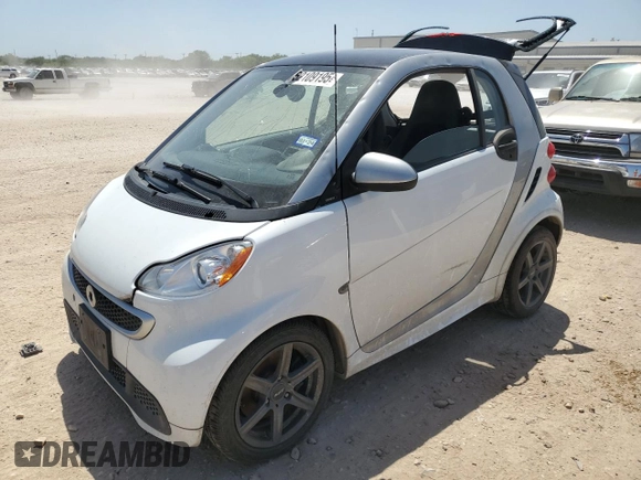 2013 Smart fortwo Pure with VIN WMEEJ3BA9DK627656, listed as a Copart auction lot 52109195 with 118,181 mi miles and Clean title. Bid and sale history available at DreamBid. Image 1.