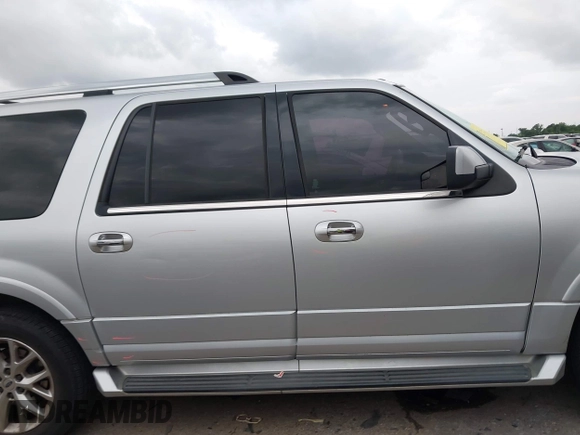 2017 Ford Expedition Max Limited z VIN 1FMJK1KT9HEA70294, wystawiony jako IAAI lot #42171573 z przebiegiem 181 034 mil mil oraz . Historia ofert i sprzedaży dostępna na DreamBid. Obrazek 13.