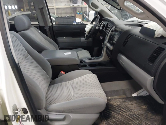 2008 Toyota Tundra 4WD Truck with VIN 5TFBV541X8X034895, listed as a IAAI auction lot 41617192 with 133,161 mi miles. Bid and sale history available at carsss.com. Image 5.