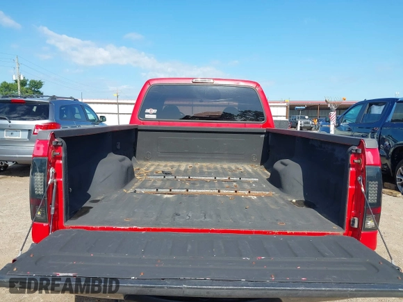 2000 Ford F-350 XL with VIN 3FTSW30F7YMA33373, listed as a IAAI auction lot 42512365 with 318,628 mi miles and . Bid and sale history available at DreamBid. Image 18.