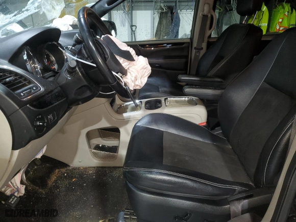 2020 Dodge Grand Caravan SXT with VIN 2C4RDGCG0LR174447, listed as a Copart auction lot 45450525 with 114,367 mi miles and Salvage Title. Bid and sale history available at carsss.com. Image 7.