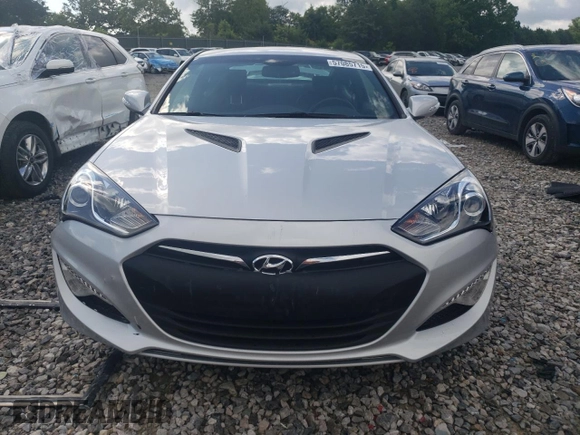 2015 Hyundai Genesis Coupe R-Spec with VIN KMHHU6KJ6FU126926, listed as a Copart auction lot 57085715 with 10,142 mi miles and Salvage title. Bid and sale history available at DreamBid. Image 5.