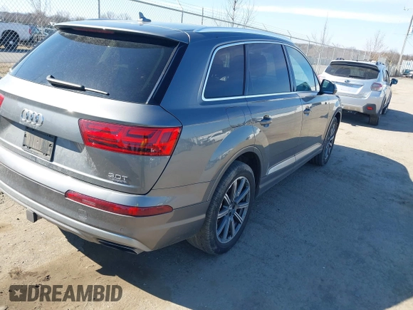 2018 Audi Q7 Premium Plus with VIN WA1LAAF70JD027840, listed as a IAAI auction lot 41695181 with 71,693 mi miles. Bid and sale history available at carsss.com. Image 4.