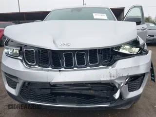 2024 Jeep Grand Cherokee Laredo X with VIN 1C4RJHAGXRC165256, listed as a IAAI auction lot 41927428 with 21,106 mi miles. Bid and sale history available at carsss.com. Image 6.