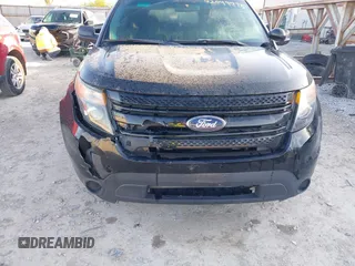 2013 Ford Police Interceptor Utility z VIN 1FM5K8AR6DGB35083, wystawiony jako IAAI lot #42049075 z przebiegiem 188 856 mil mil oraz . Historia ofert i sprzedaży dostępna na DreamBid. Obrazek 6.