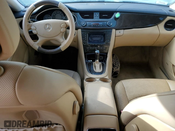 2008 Mercedes-Benz CLS-Class 5.5L with VIN WDDDJ72X68A117756, listed as a Copart auction lot 75158924 with 0 mi miles and Salvage Title. Bid and sale history available at carsss.com. Image 8.