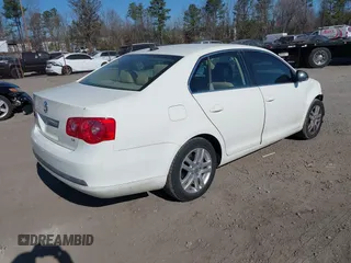 2007 Volkswagen Jetta 2.5 с VIN 3VWSF71K67M033668, выставлен на аукционе IAAI как лот 41701393 с пробегом 227 027 миль миль и . История ставок и продаж доступна на DreamBid. Изображение 4.