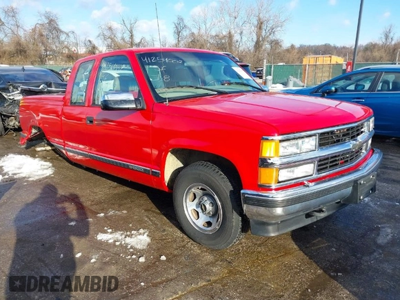 1997 Chevrolet Silverado 1500 with VIN 2GCEC19W9V1112124, listed as a IAAI auction lot 41254007 with 203,722 mi miles. Bid and sale history available at carsss.com. Image 1.