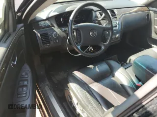 2008 Cadillac DTS Professional 1SH z VIN 1GEEH00Y18U500071, wystawiony jako Copart lot #52948785 z przebiegiem 71 988 mil mil oraz Tytuł czysty. Historia ofert i sprzedaży dostępna na DreamBid. Obrazek 8.