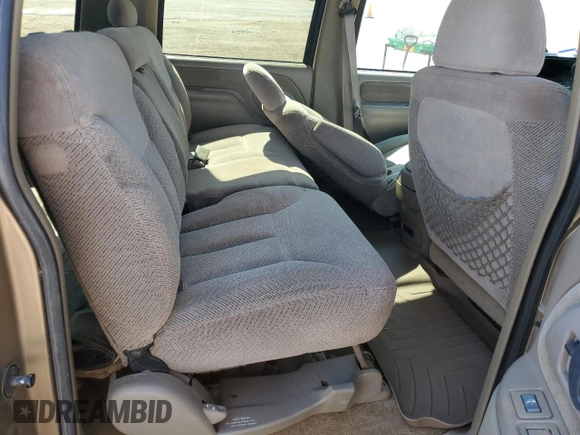 1999 Chevrolet Suburban with VIN 1GNGK26J3XJ386171, listed as a Copart auction lot 43266315 with 315,589 mi miles and Salvage Title. Bid and sale history available at carsss.com. Image 11.