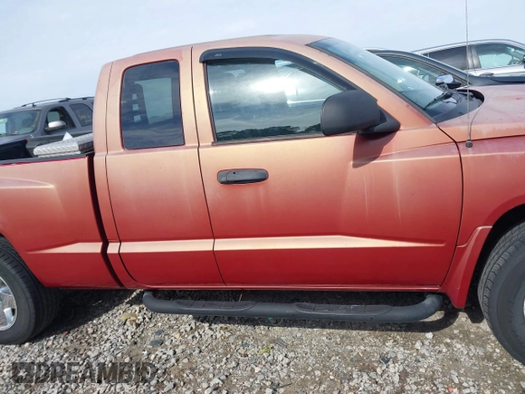 2006 Dodge Dakota SLT with VIN 1D7HE42K26S532685, listed as a IAAI auction lot 41833074 with 110,524 mi miles and . Bid and sale history available at carsss.com. Image 13.