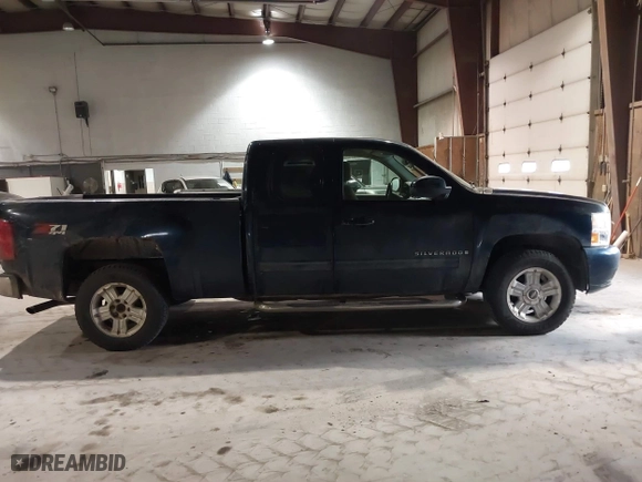 2009 Chevrolet Silverado 1500 LTZ with VIN 1GCEK39J19Z274622, listed as a IAAI auction lot 41352625 with 213,255 mi miles. Bid and sale history available at carsss.com. Image 13.