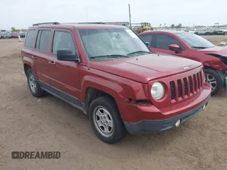 2015 Jeep Patriot Sport with VIN 1C4NJPBA0FD149012, listed as a IAAI auction lot 41900934 with 204,203 mi miles. Bid and sale history available at carsss.com. Image 1.