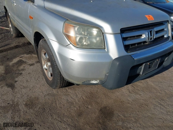 2006 Honda Pilot EX-L with VIN 2HKYF18586H503553, listed as a IAAI auction lot 41888747 with 227,307 mi miles. Bid and sale history available at carsss.com. Image 6.